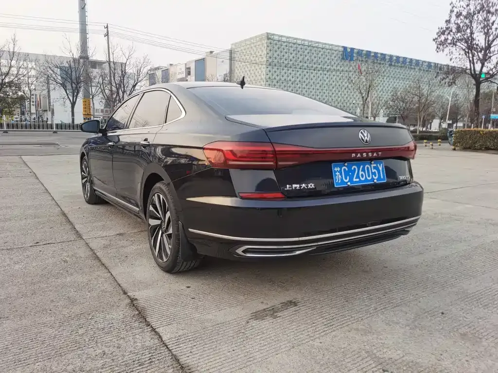 Volkswagen Passat — фото 8