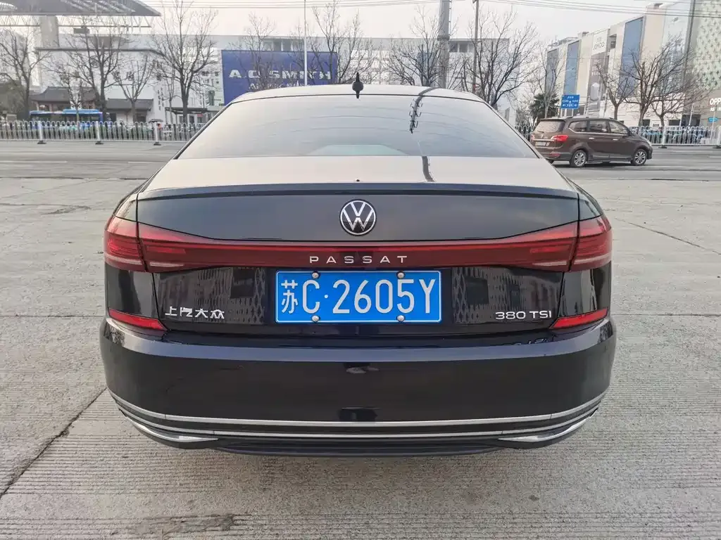 Volkswagen Passat — фото 6