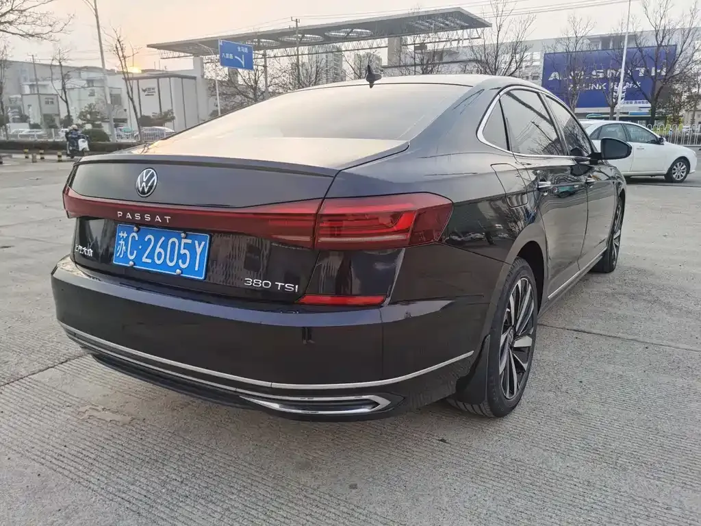 Volkswagen Passat — фото 4