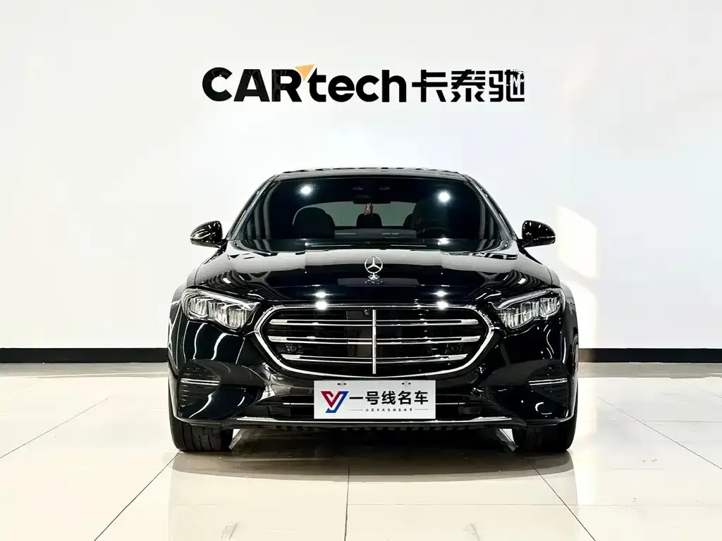 Mercedes-Benz E-Class — фото 1