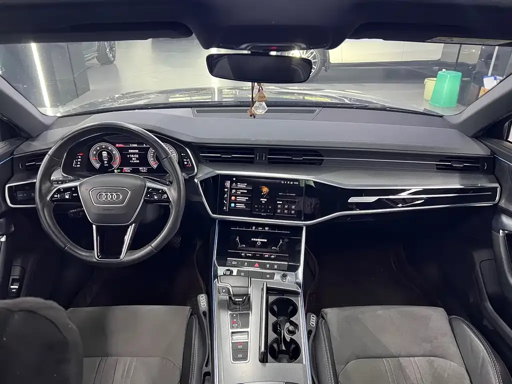 Audi A6L — фото 2
