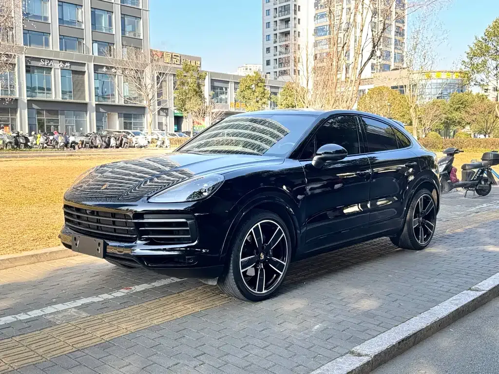 Porsche Cayenne — фото 1