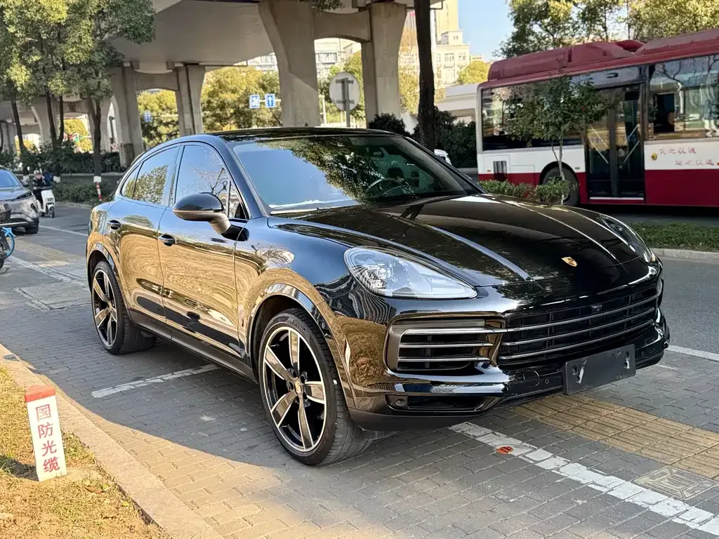 Porsche Cayenne — фото 5