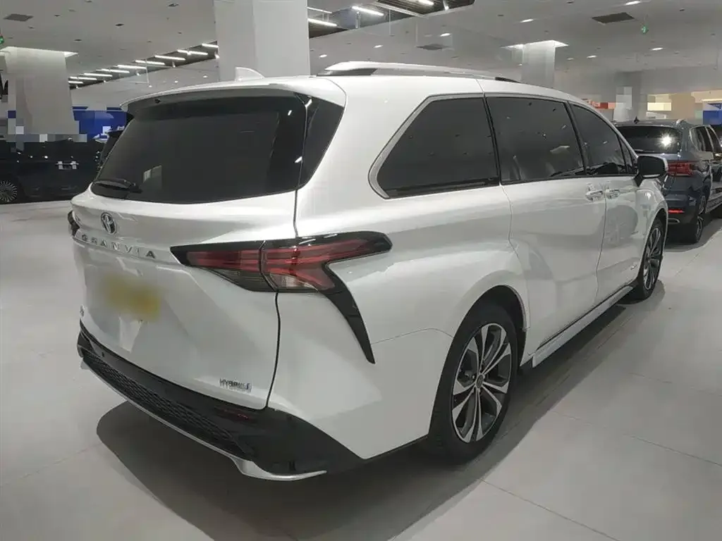 Toyota Granvia — фото 5