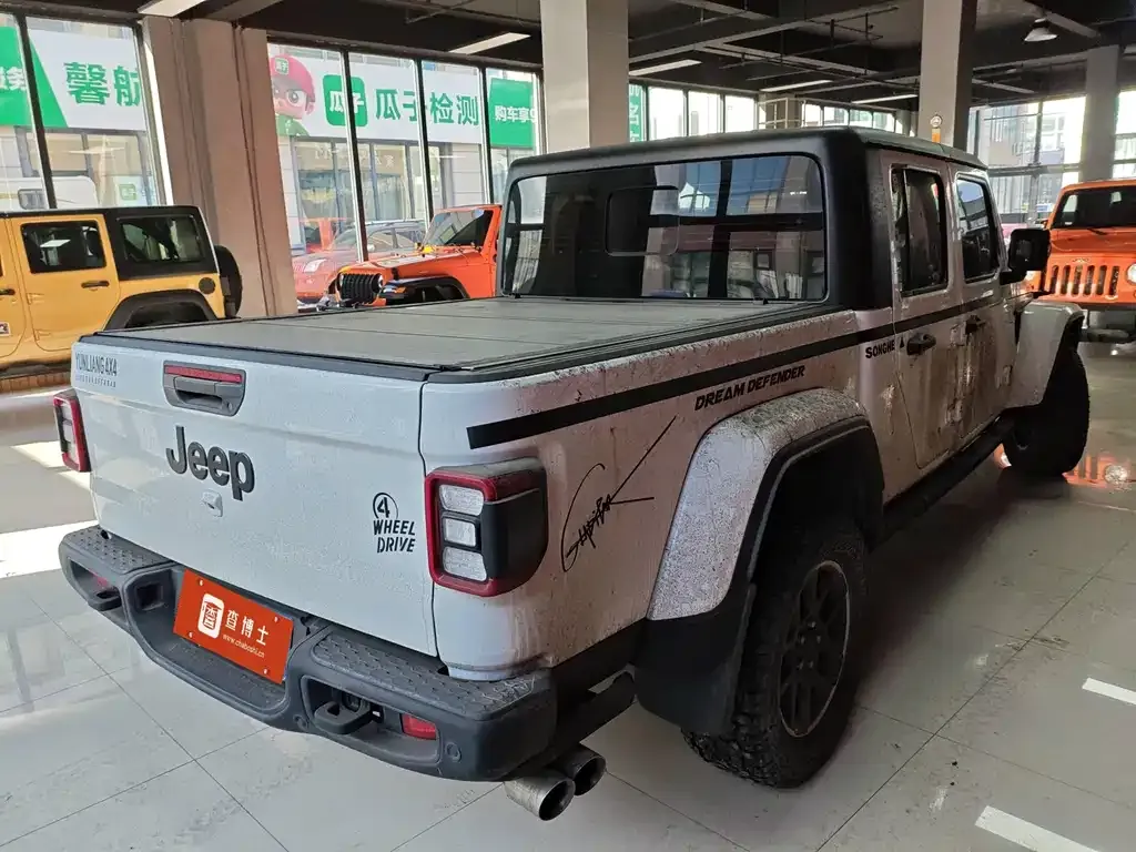 Jeep Gladiator — фото 6