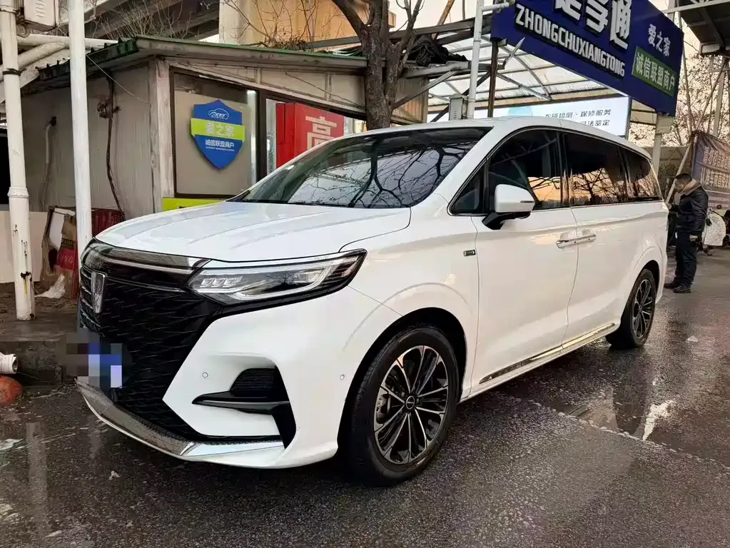 Roewe iMAX8 — фото 1