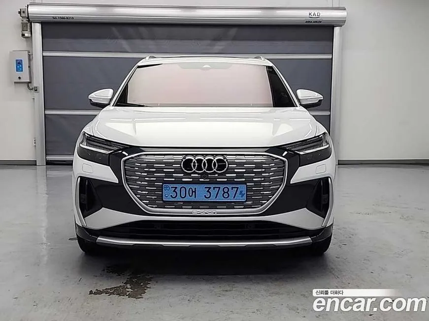 Audi Q4 e-tron — фото 2