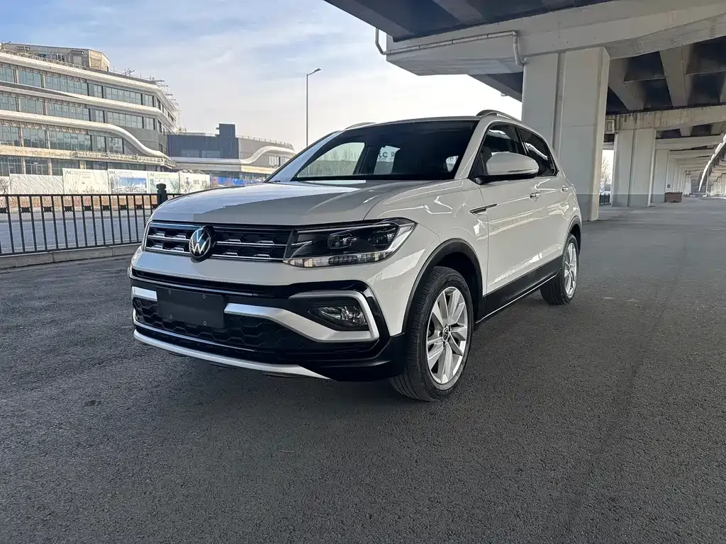 Volkswagen T-Cross — фото 1