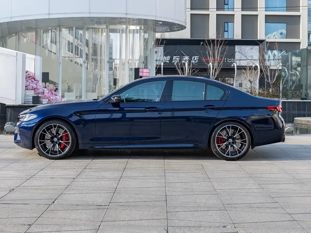 BMW M5 — фото 4