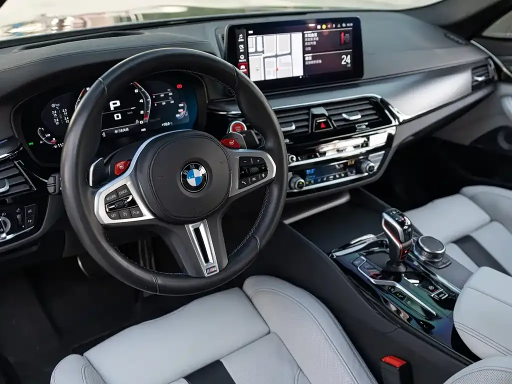 BMW M5 — фото 10