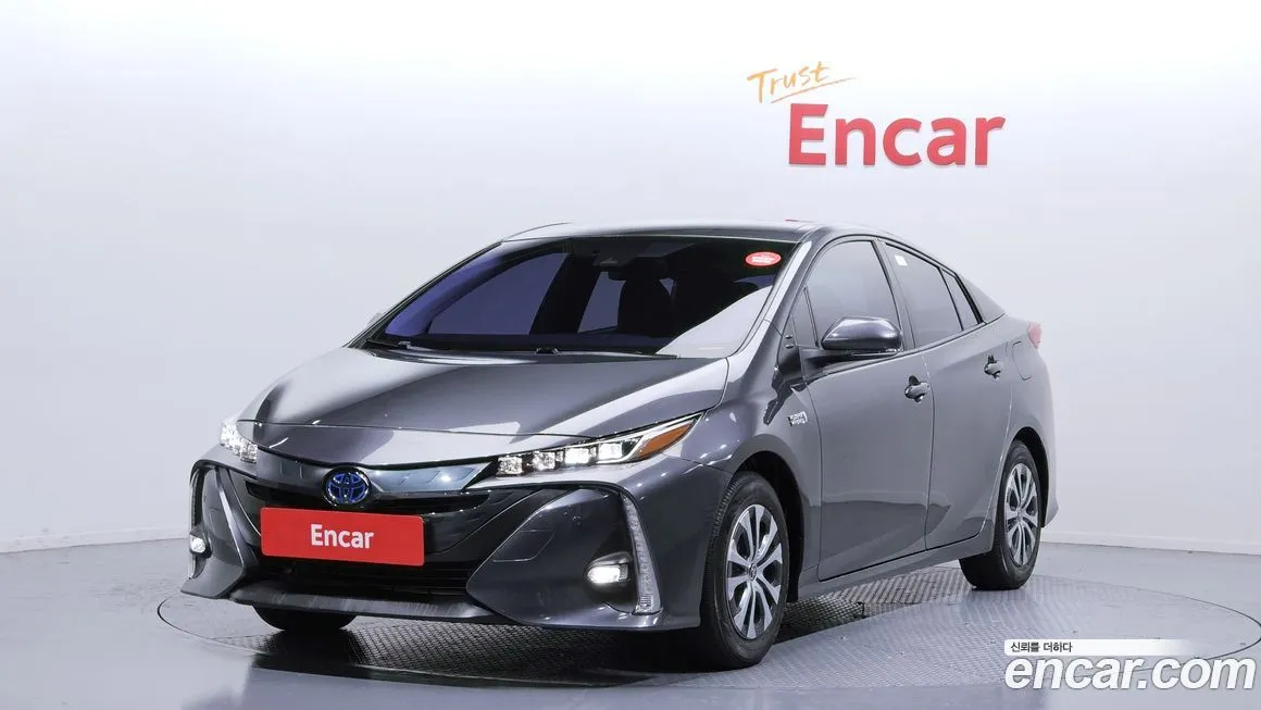 Toyota Prius — фото 1