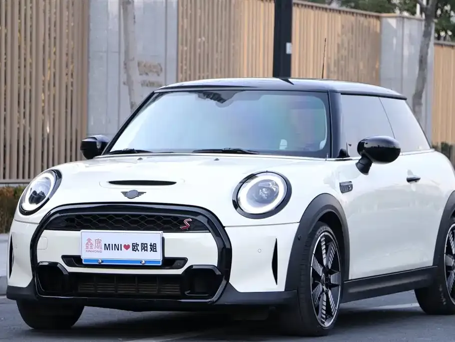 MINI Cooper (3-door) — фото 1