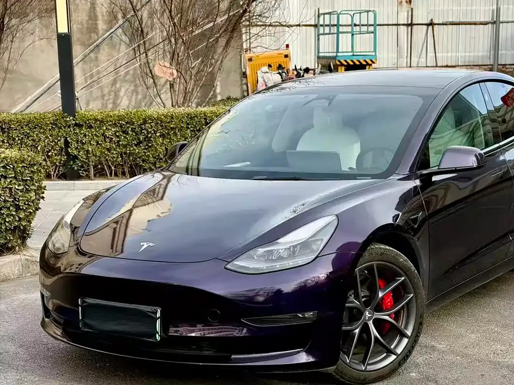 Tesla Model 3 — фото 4