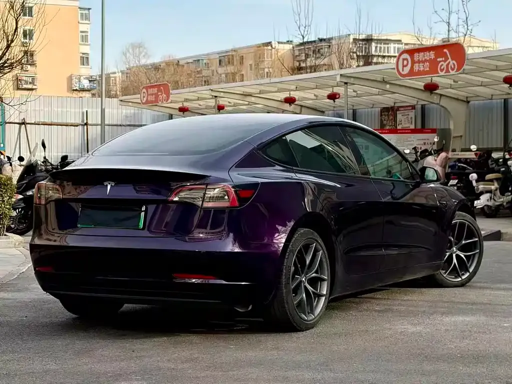 Tesla Model 3 — фото 10
