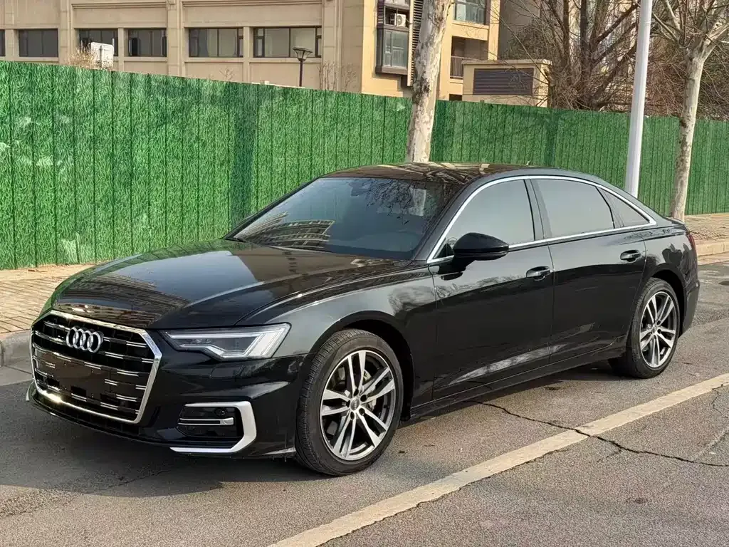 Audi A6L — фото 1