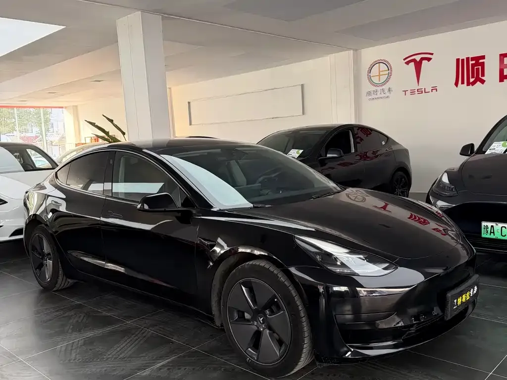 Tesla Model 3 — фото 5