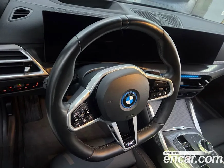 BMW i4 — фото 7