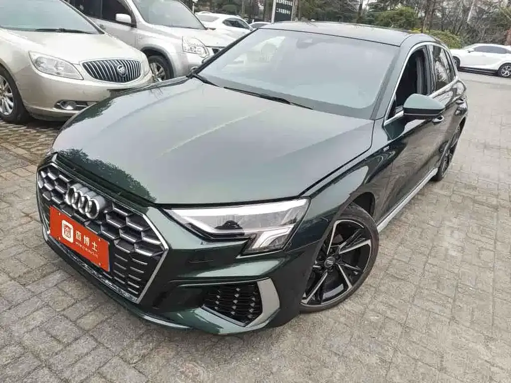 Audi A3 — фото 1