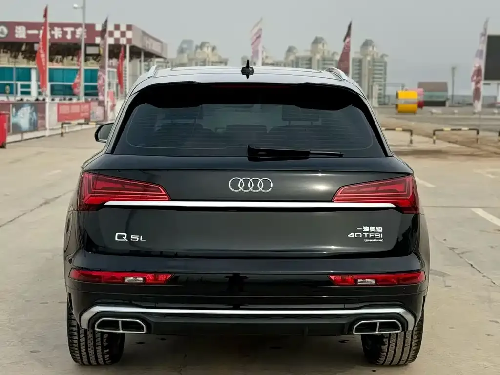 Audi Q5L — фото 2