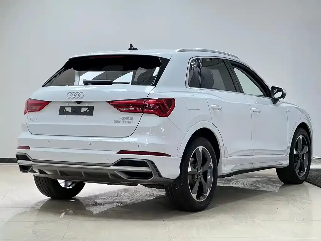 Audi Q3 — фото 8