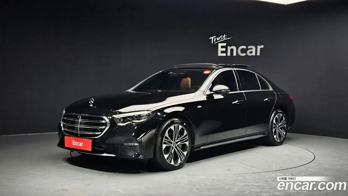 Mercedes-Benz E-Class — фото 1