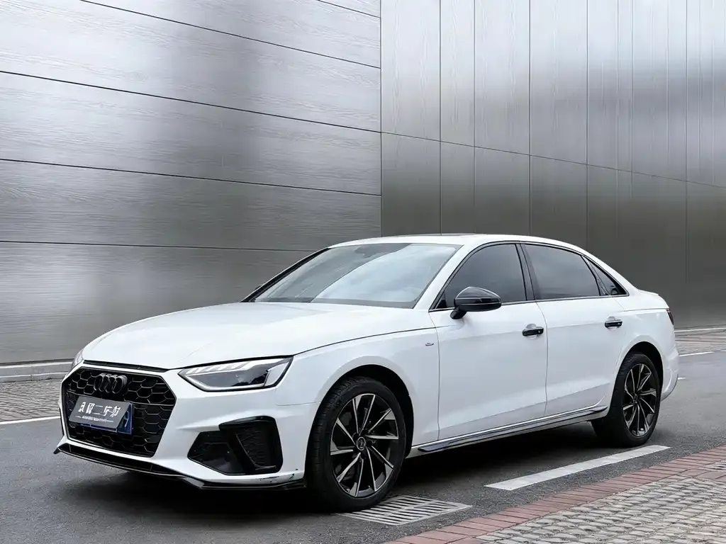 Audi A4L — фото 1