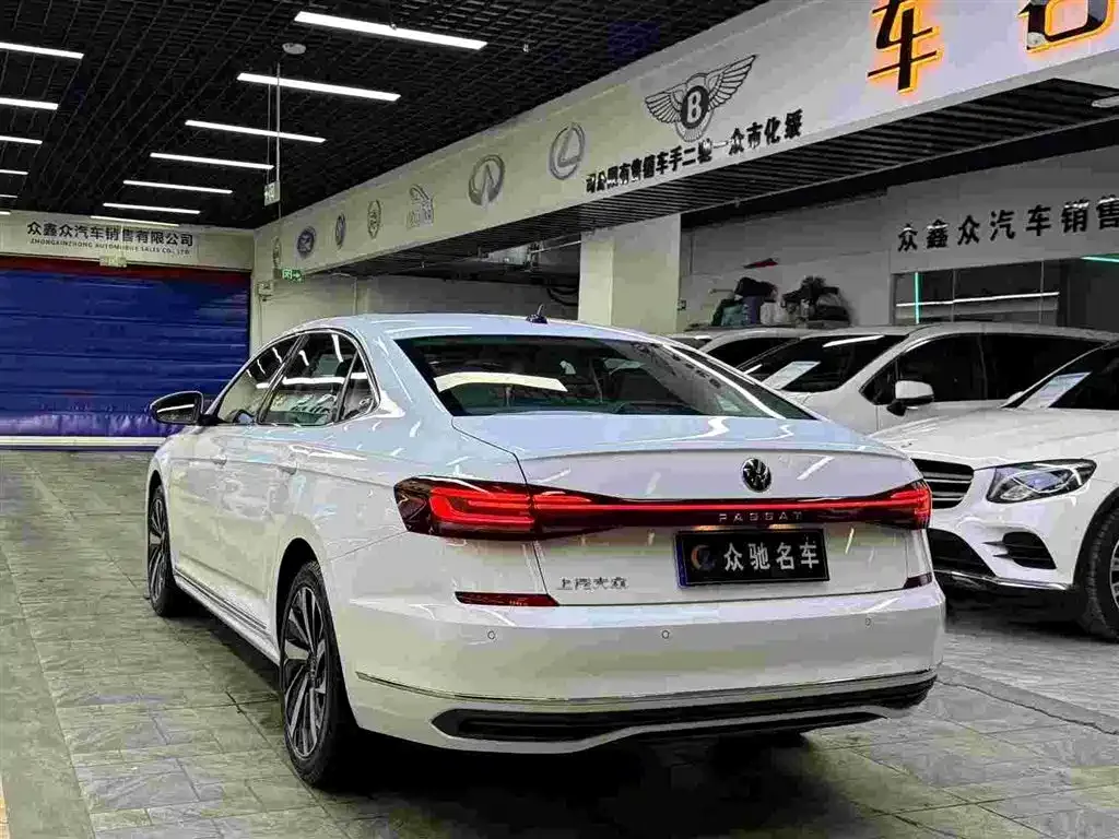 Volkswagen Passat — фото 2