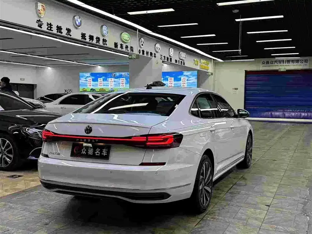 Volkswagen Passat — фото 4