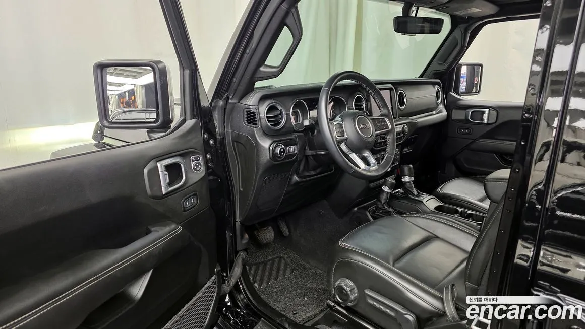 Jeep Wrangler — фото 5