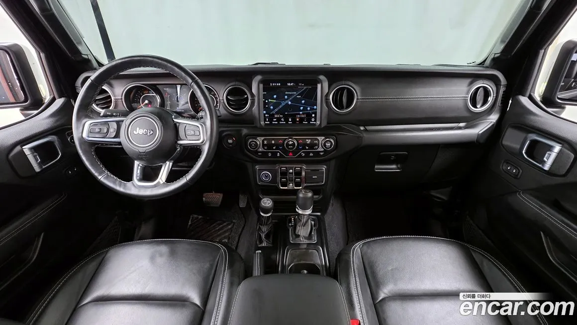 Jeep Wrangler — фото 10