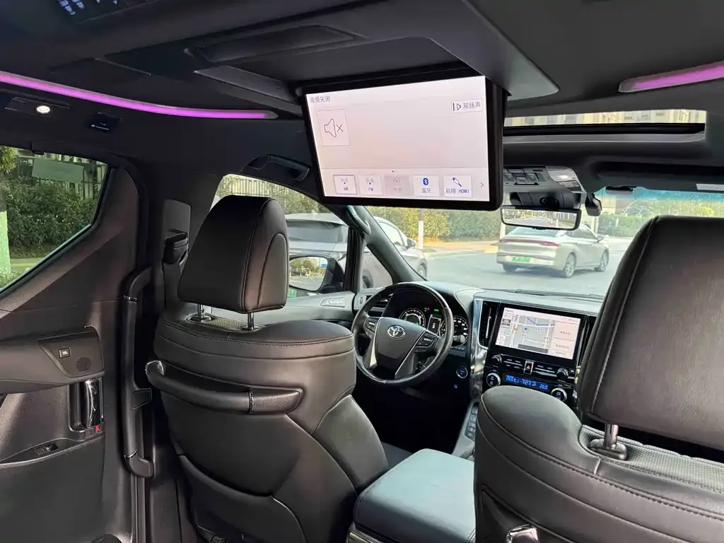 Toyota Vellfire — фото 8