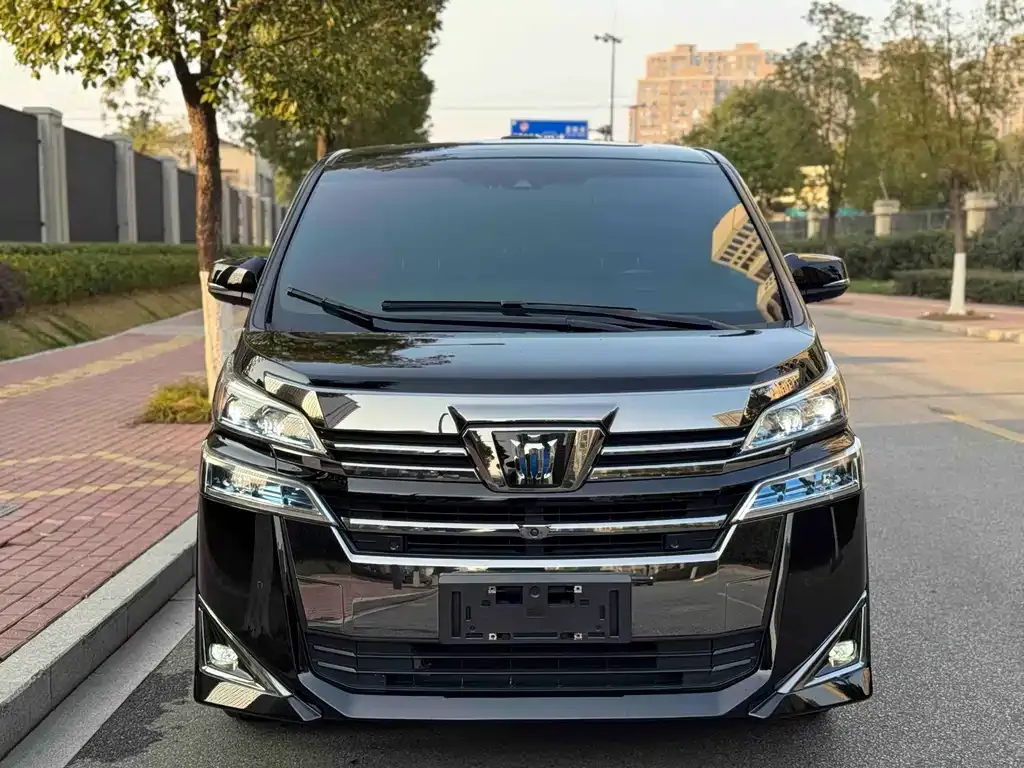 Toyota Vellfire — фото 5