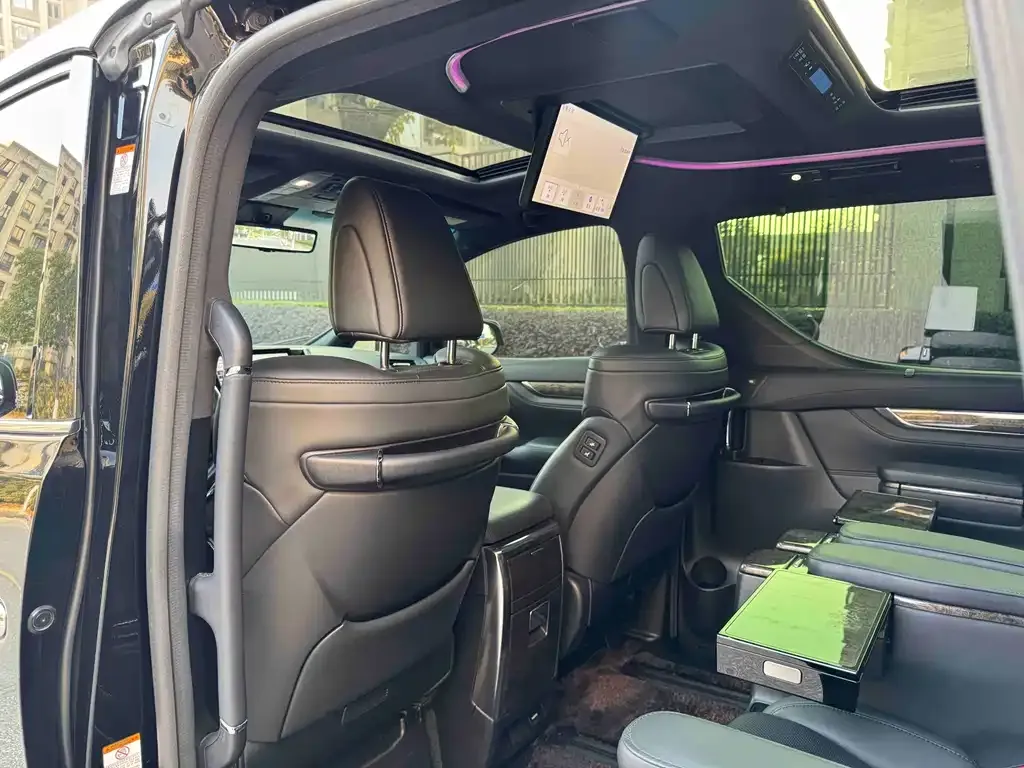 Toyota Vellfire — фото 4