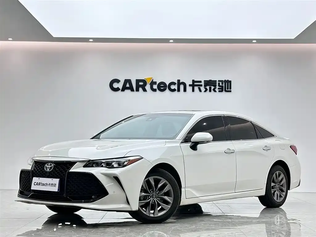 Toyota Avalon — фото 1