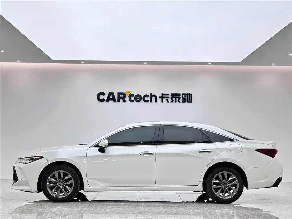 Toyota Avalon — фото 2