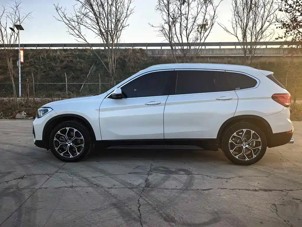 BMW X1 — фото 7
