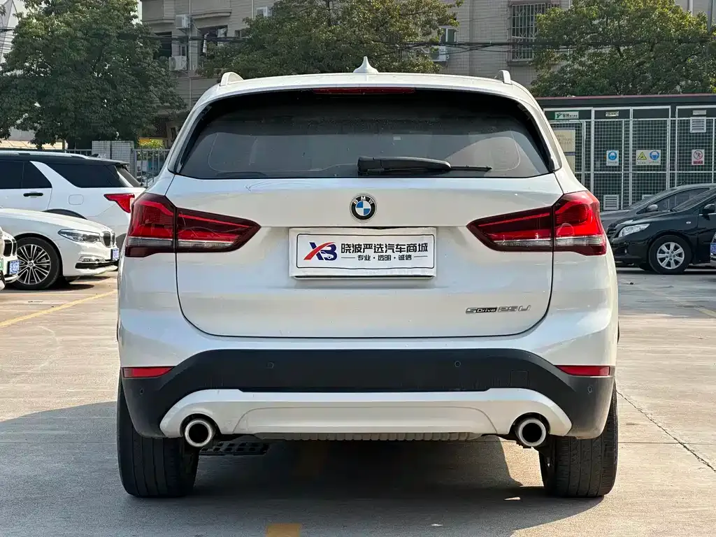 BMW X1 — фото 10