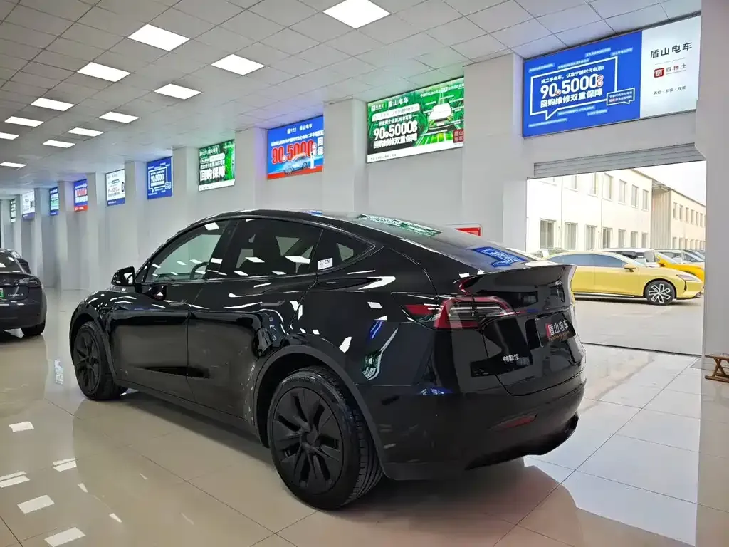 Tesla Model Y — фото 4