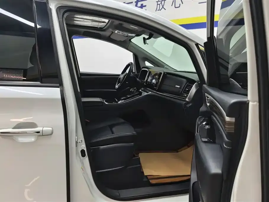 GAC Motor Trumpchi M8 — фото 9