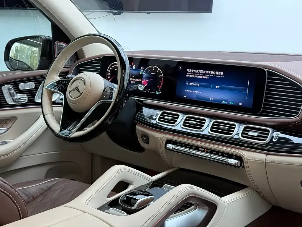 Mercedes-Benz GLS — фото 6