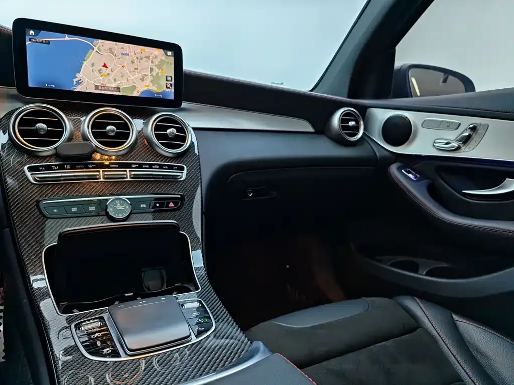 Mercedes-Benz GLC AMG — фото 10