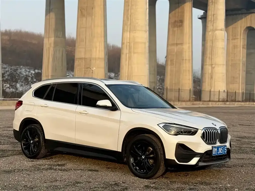 BMW X1 — фото 8