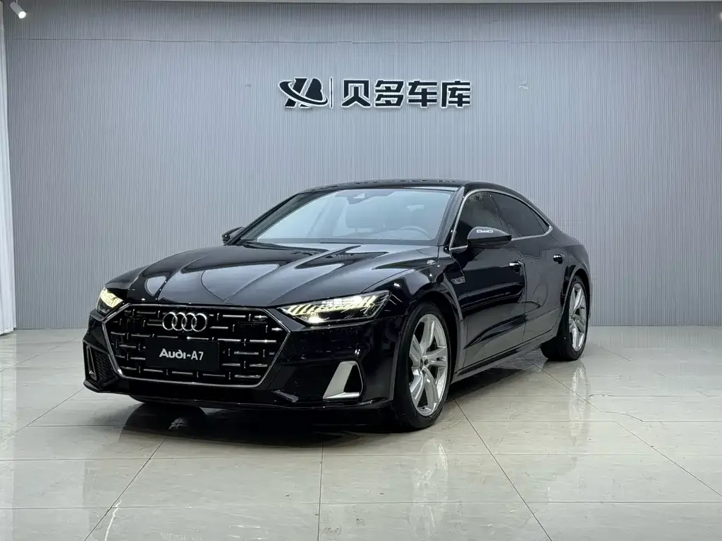 Audi A7L — фото 1