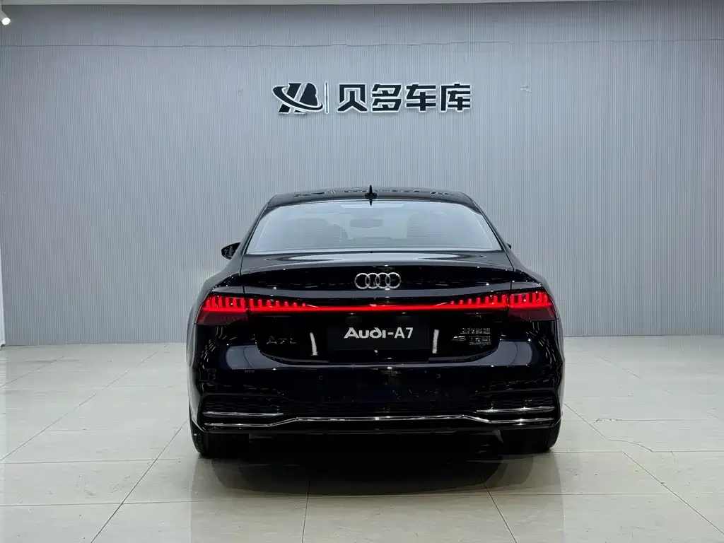 Audi A7L — фото 5
