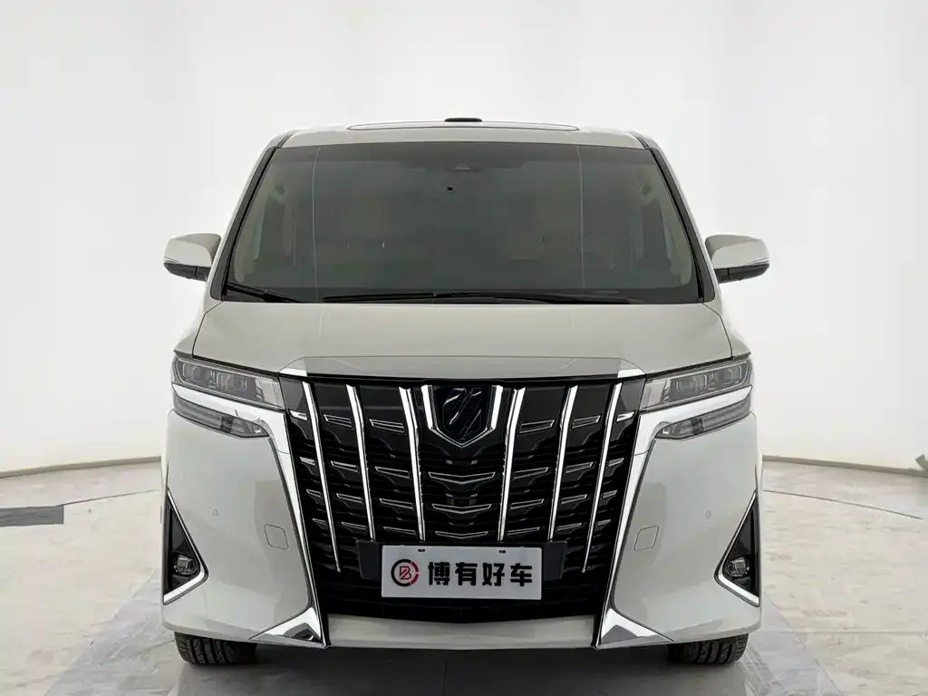 Toyota Alphard — фото 2