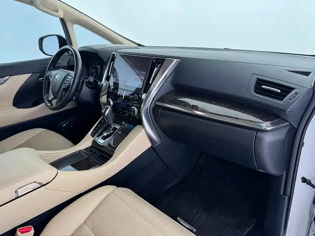 Toyota Alphard — фото 4