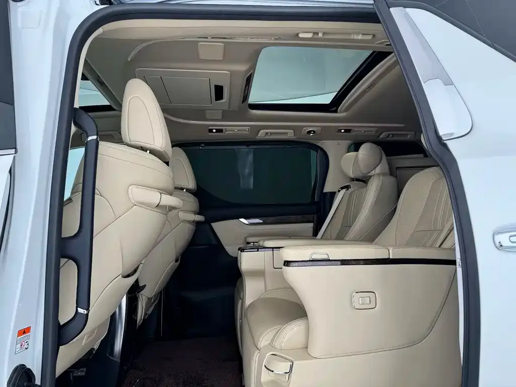 Toyota Alphard — фото 6