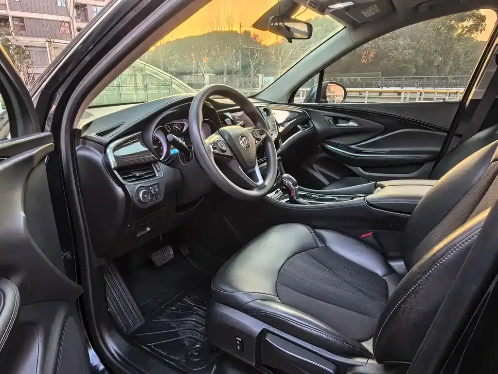 Buick Envision Plus — фото 7