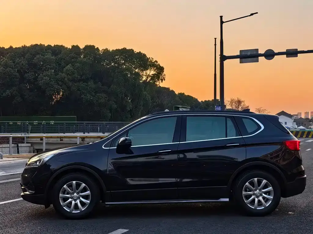Buick Envision Plus — фото 4