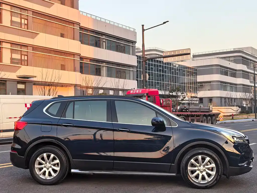 Buick Envision Plus — фото 10